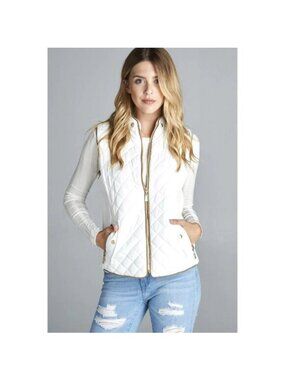 Active Basic White Quilted Vest With Contrast Suede Piping